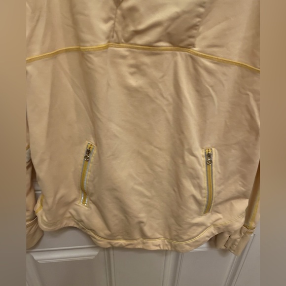 ⬇️ $ 35. ⬇️ Lululemon Size 10 long sleeve sweater in a light banana colour - Picture 6 of 12